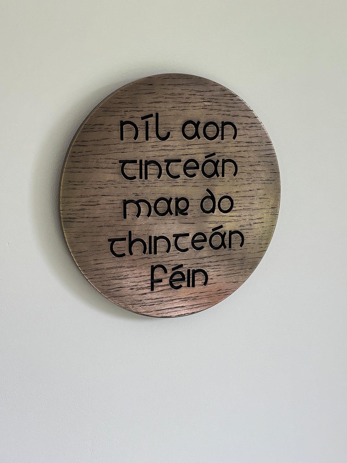 níl aon tinteán mar do thinteán féin - ciorcal
